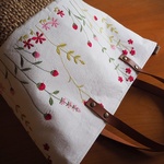 あき様専用・刺繍生地のかごトートバッグ・赤 