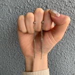 華奢なシルバーチェーンピアス