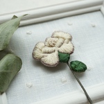 刺繍ブローチ　バラ