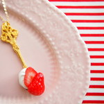 【新作】限定＊ホイップいちごのスプーンネックレス