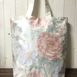 大きめトートバッグ*ランドリーバッグ*縦長エコバッグ*ホワイトベース*ボタニカル*花柄♪