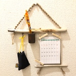 流木の壁掛けミニカレンダー フォトフレーム メモスタンド ペン立て付き