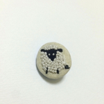 ひつじのもこもこ刺繍ミニブローチ