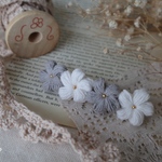 ❁ぷっくり小花のバレッタ┈リネングレー×リネンホワイト┈❁