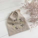 ミモザリースの刺繍巾着