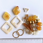 sale//ビーズ アソート// ベージュ ゴールド系 ハンドメイドパーツ ビーズ アクリル 素材 ピアス イヤリング おおぶり a-47