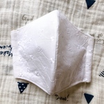 ☆送料無料☆値下げ！！！！☆夏用マスク/真っ白クローバー刺繍/大人用/レース/白いマスク