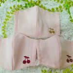 ワンポイントがお洒落♡さくらんぼワッペン付き　立体布マスク　子供用大人用