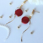ツイストスティックとサークルが揺れるピアス・イヤリング⑥レッド