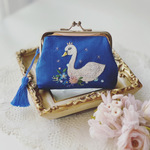 ＊手刺繍がま口コインケース＊白鳥  ブルー