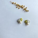 花びらとパール　ビーズ刺繍　ビーズピアス　刺繍　刺しゅう　手刺繍　淡水パール　真珠