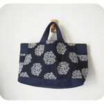 紺色　花刺繍　横長トート　脇ポケット　帆布　紺　♫　  