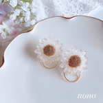 １点もの✽大ぶりクリアフラワーピアス/サージカルステンレス nonoacs