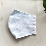 お花刺しゅうの立体マスク✿オフホワイトのコットン【Ｌサイズ　成人女性向け　夏素材】【セール】