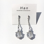 お花とクリアビーズのチェーンピアス/イヤリング ゆらゆらピアス/イヤリング シルバーピアス/イヤリング