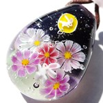 《お月見うさぎ》　ペンダント　ガラス　とんぼ玉　コスモス　