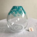 吹きガラス　優しい水色　花びん　泡入り