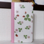 ウェッジウッド“ワイルドストロベリー” 手帳型スマホケース (全機種対応)