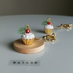 〈new〉苺🍓 美味しいカップケーキ  イヤリング／ピアス