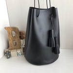 ■black レザー巾着バック タッセル付き■レザーショルダーバック 黒い鞄