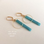 夏色ターコイズブルーとシンプルフープピアス