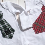 名入れ　名前　イニシャル　選べるネクタイ　タータンチェック　ロンパース　OR　Tシャツ　　