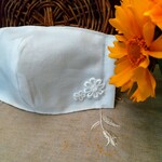(再再販) 夏に涼しいダブルコットンマスク  お花のししゅう  フィルターポケットつき  上下なしタイプ