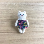 猫のブローチ