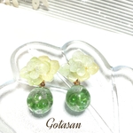 紫陽花 と グリーン レジン 玉 ゆらゆら イヤリング/ピアス