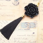 ネックレス　黒薔薇とロングタッセル	