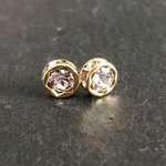スワロフスキーの小粒ピアス/ノンホールピアス