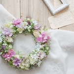 Pale hydrangea    紫陽花と小花のリース