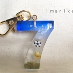 【再販】キーホルダー　サッカー　背番号7番