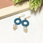 ❣️6月送料無料❣️ブルーグリーンの小さな編みリングとパールのピアス