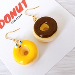 スマイルくんとチョコレートドーナツのピアス