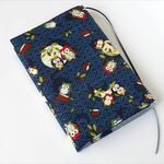 単行本ブックカバー　ふくろうの森　紺