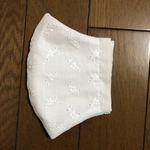 花柄刺繍　薄くて軽い夏用大きめマスク　1枚☆【送料込み】