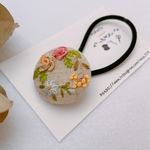 リースのお花刺繍  ヘアゴム