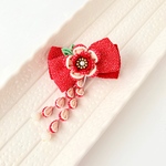 小さなリボンの和風クリップ~紅白~　つまみ細工❇︎雛祭り❇︎浴衣❇︎七五三❇︎初詣❇︎卒業式❇︎髪飾り＃新作デー