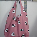 表も裏もパンダいっぱい（ピンク）のリバーシブルショッピングバッグ