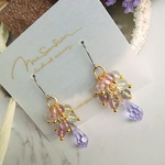小粒フローライトとアレキサンドライトの 藤の花 イヤリング(ピアス)送料無料