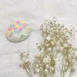 happy bouquet💐刺繍ブローチ（ヘアゴム ）＊ナチュラルベージュ