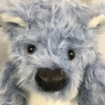 ブルーのクマの大きいリュック