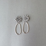 ✺ピアス/イヤリング✺ フラワーコンチョ変形オーバルピアス