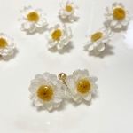 夏にぴったり花かんざしのイヤリング🌼