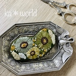 花刺繍　カーキのカジュアルビーズ縁取りバレッタ