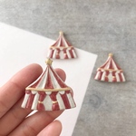 サーカス小屋のブローチ・赤 (受注販売)
