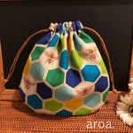 ＊　レトロ蜂柄　コロンとした巾着　bee 　＊*