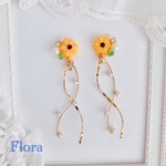 ひまわり 揺れるビジュー＆パールのピアス・イヤリング・樹脂対応☆