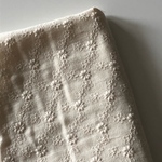 ダブルガーゼ　生成りの刺繍